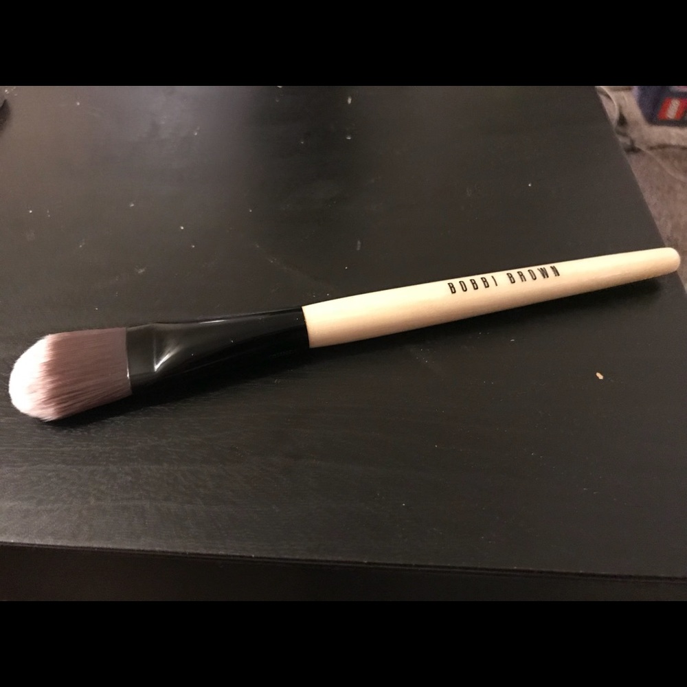bobbi brown foundation brush